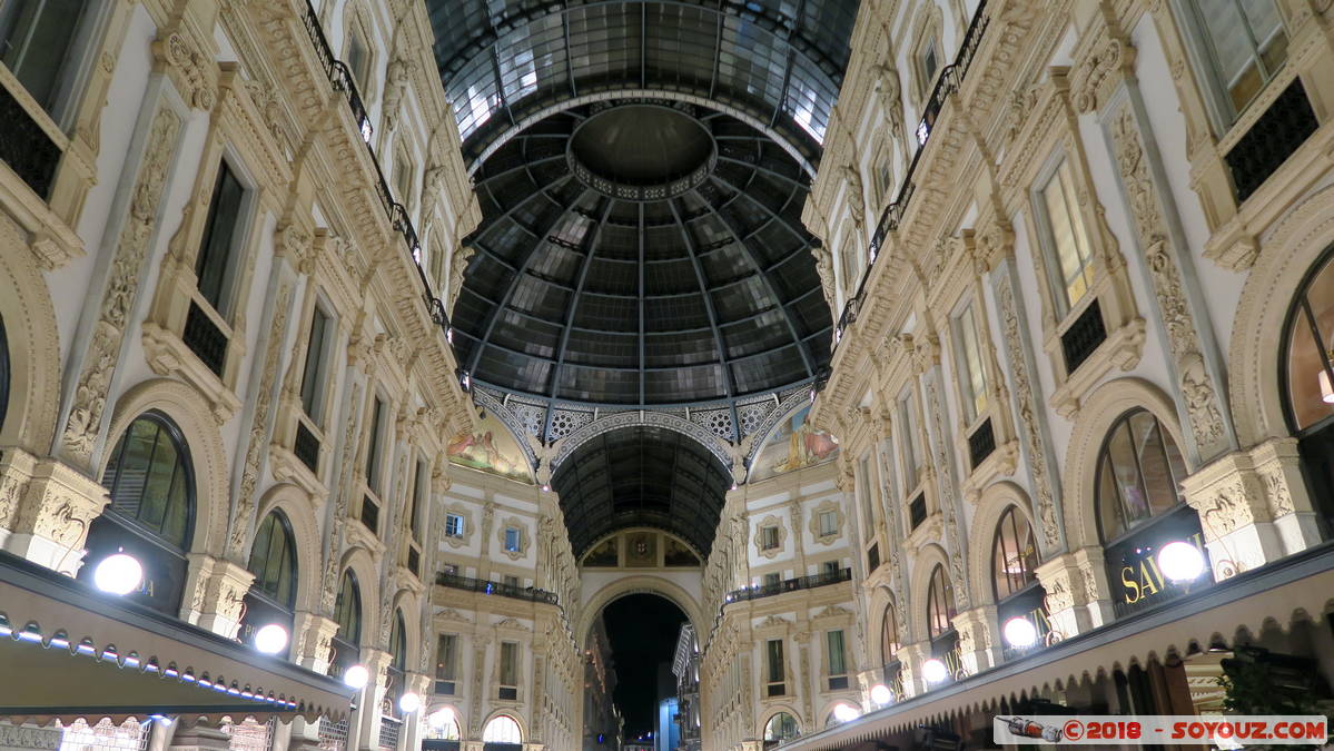 Milano by Night - Galleria Vittorio Emanuele II
Mots-clés: geo:lat=45.46560549 geo:lon=9.19056530 geotagged ITA Italie Lombardia Mailand Milano Nuit Galleria Vittorio Emanuele II