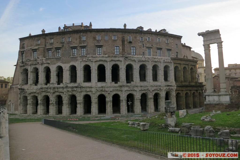 Roma - Teatro di Marcello
Mots-clés: geo:lat=41.89243187 geo:lon=12.48027415 geotagged ITA Italie Lazio Roma Sant' Angelo Teatro di Marcello Ruines Romain