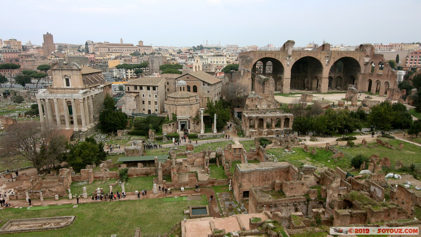 Roma - Foro Romano - Visto da Colle Palatino
Mots-clés: Campitelli Colle Della Valentina geo:lat=41.89095862 geo:lon=12.48661123 geotagged ITA Italie Lazio patrimoine unesco Ruines Romain Foro Romano Colle Palatino Basilica di Massenzio Tempio di Antonino e Faustina Tempio di Romolo