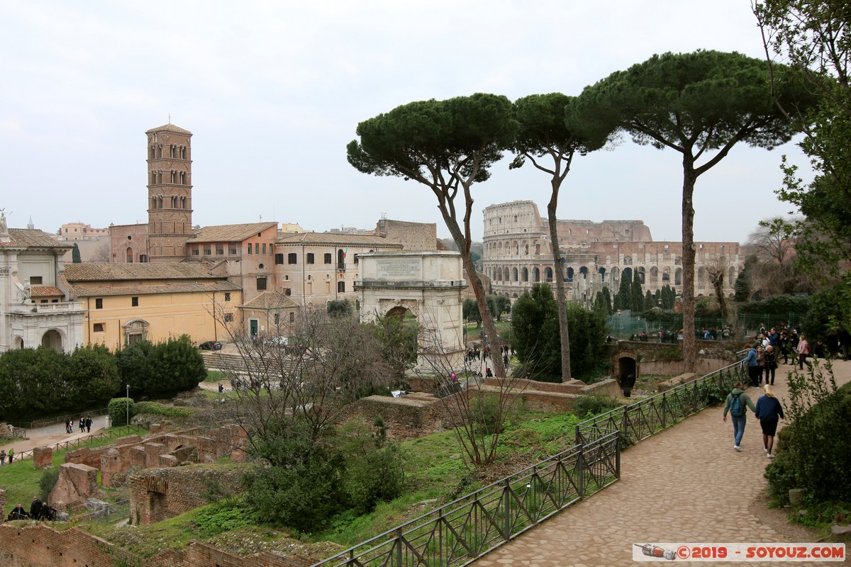 Roma - Foro Romano - Visto da Colle Palatino
Mots-clés: Campitelli Colle Della Valentina geo:lat=41.89055533 geo:lon=12.48746578 geotagged ITA Italie Lazio patrimoine unesco Ruines Romain Foro Romano Colle Palatino Arco di Tito Colosseo