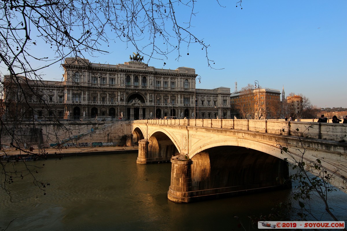 Roma - Lungotevere Tor di Nona - Ponte Umberto I
Mots-clés: geo:lat=41.90194726 geo:lon=12.47076596 geotagged ITA Italie Lazio Parione Torre Spaccata sunset Ponte Umberto I Lungotevere Tor di Nona Palazzo di Giustizia Pont Riviere