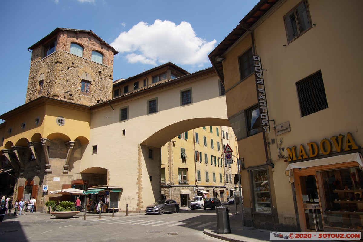 Firenze - Ponte Vecchio
Mots-clés: Centro Storico geo:lat=43.76732884 geo:lon=11.25261448 San Felice A Ema geotagged ITA Italie Toscana Florence Riviere Ponte Vecchio Pont Fiume Arno patrimoine unesco