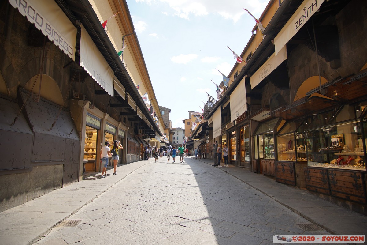 Firenze - Ponte Vecchio
Mots-clés: Centro Storico geo:lat=43.76841599 geo:lon=11.25346242 geotagged ITA Italie Poggio Imperiale Toscana Florence Riviere Ponte Vecchio Pont patrimoine unesco