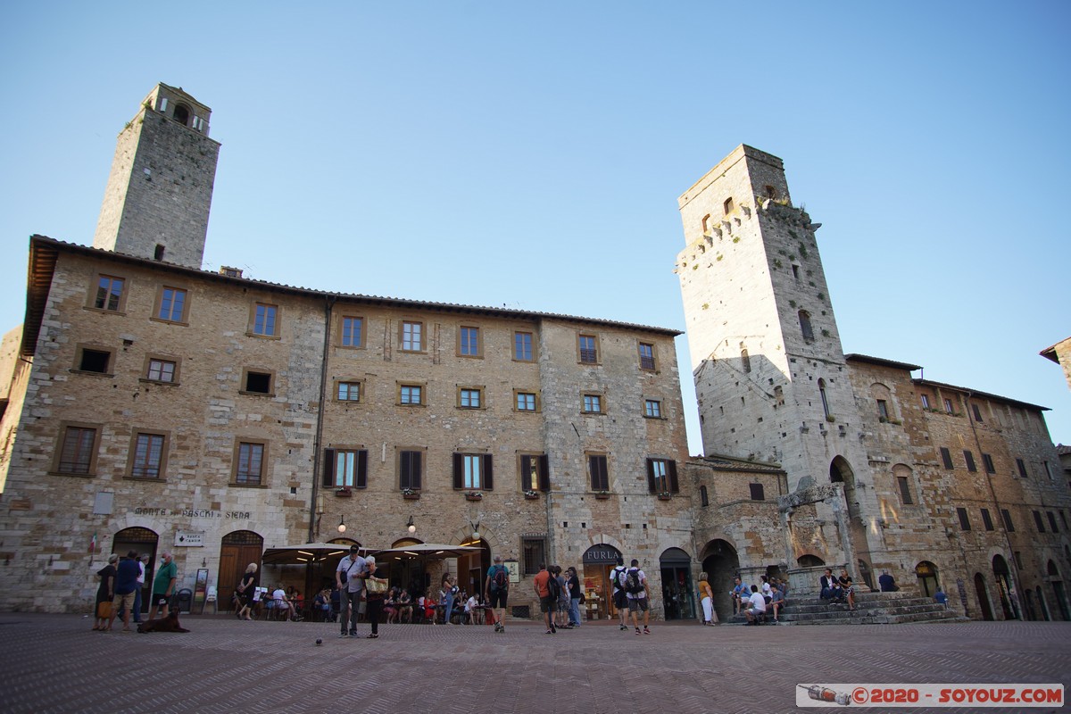 San Gimignano - Piazza della Cisterna - Torre Rognosa e Torre del Diavolo
Mots-clés: geo:lat=43.46749146 geo:lon=11.04355896 geotagged ITA Italie San Gimignano Toscana Piazza della Cisterna Torre Rognosa Torre del Diavolo