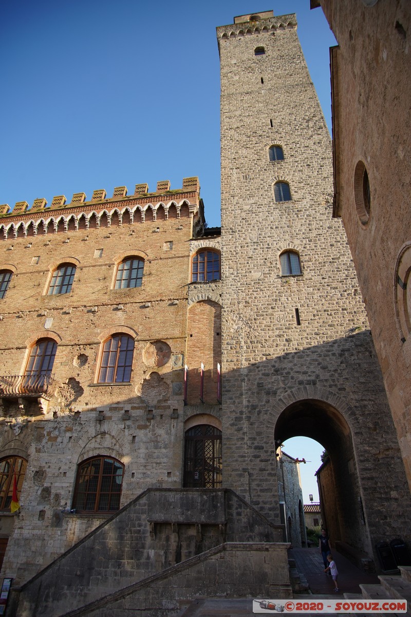 San Gimignano - Palazzo Comunale, Torre Grossa
Mots-clés: geo:lat=43.46771401 geo:lon=11.04293158 geotagged ITA Italie San Gimignano Toscana sunset Piazza del Duomo Palazzo Comunale Torre Grossa