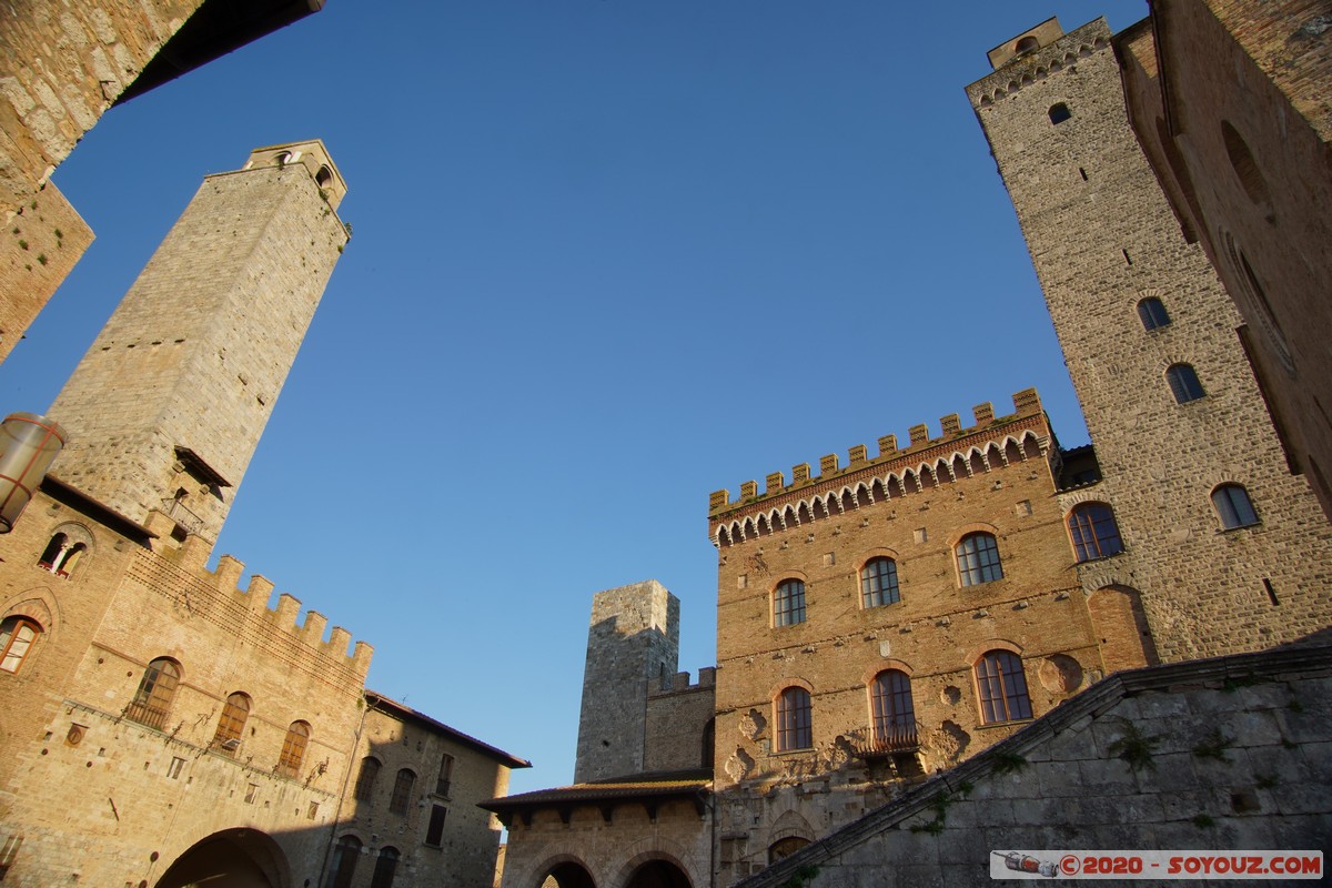 San Gimignano - Torre Rognosa, Palazzo Comunale, Torre Grossa
Mots-clés: geo:lat=43.46793545 geo:lon=11.04310509 geotagged ITA Italie San Gimignano Toscana Piazza del Duomo Torre Rognosa Palazzo Comunale Torri degli Ardinghelli Torre Grossa