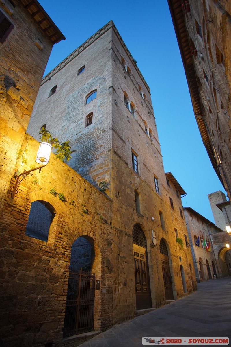 San Gimignano - Via S. Matteo - Torre Pesciolini
Mots-clés: geo:lat=43.46868750 geo:lon=11.04252361 geotagged ITA Italie San Gimignano Toscana Via S. Matteo Torre Pesciolini