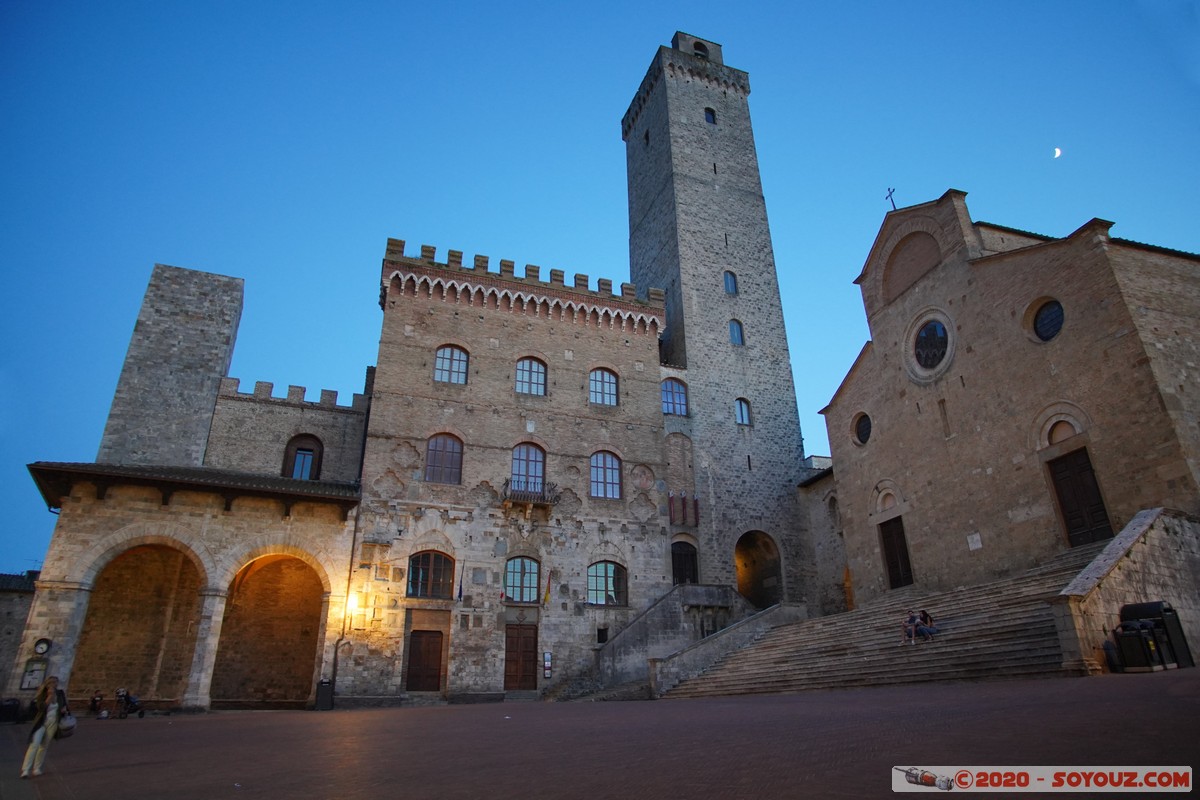 San Gimignano - Palazzo Comunale, Torre Grossa, Collegiata di Santa Maria Assunta
Mots-clés: geo:lat=43.46794171 geo:lon=11.04322524 geotagged ITA Italie San Gimignano Toscana Collegiata di Santa Maria Assunta Eglise Palazzo Comunale Torre Grossa Torri degli Ardinghelli