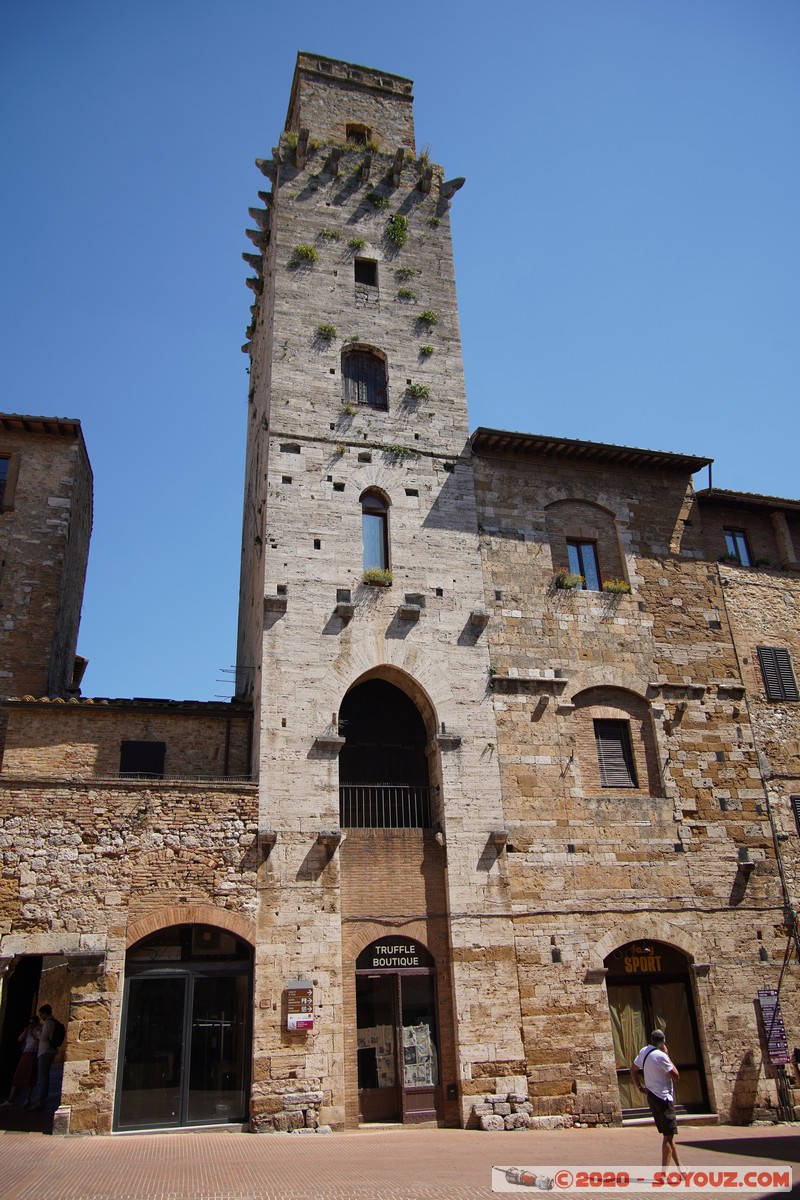 San Gimignano - Piazza della Cisterna - Torre del Diavolo
Mots-clés: geo:lat=43.46742029 geo:lon=11.04382262 geotagged ITA Italie San Gimignano Toscana Piazza della Cisterna Torre del Diavolo