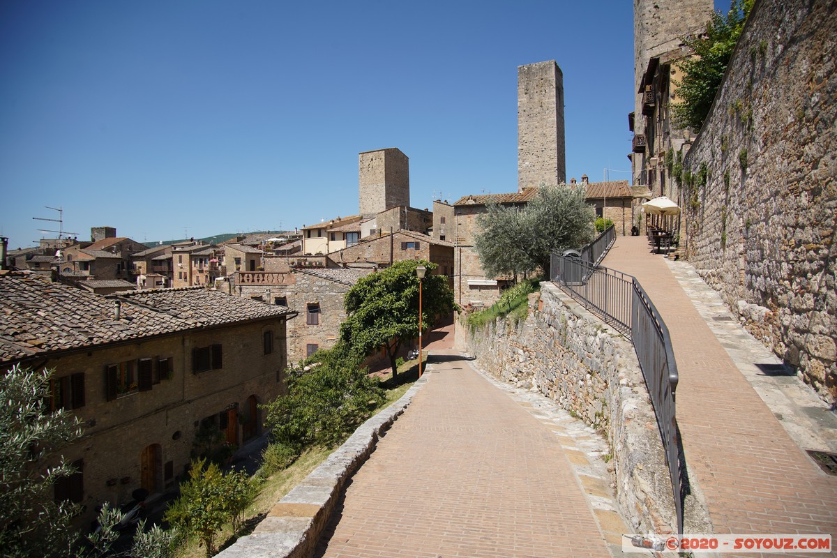 San Gimignano - Via Degli Innocenti - Torre dei Campatelli, Torre dei Cugnanesi, Torre dei Becci
Mots-clés: geo:lat=43.46695421 geo:lon=11.04419334 geotagged ITA Italie San Gimignano Toscana Via Degli Innocenti Torre dei Campatelli Torre dei Cugnanesi Torre dei Becci