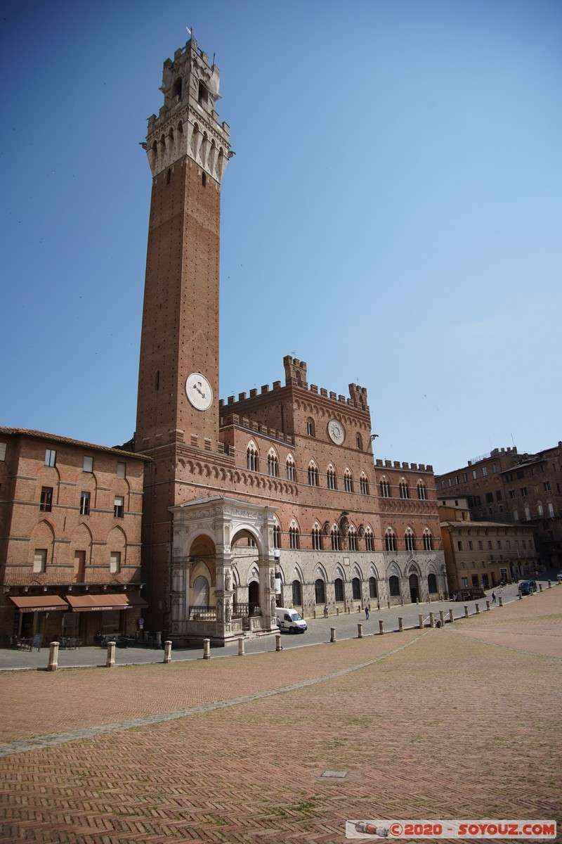 Siena - Piazza del Campo - Palazzo Pubblico e Torre del Mangia
Mots-clés: geo:lat=43.31868879 geo:lon=11.33182000 geotagged ITA Italie Siena Toscana patrimoine unesco Piazza del Campo Palazzo Pubblico Torre del Mangia