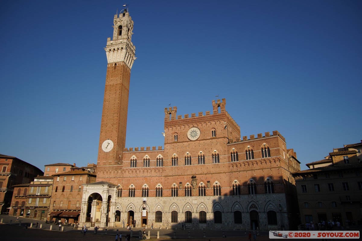 Siena - Piazza del Campo - Palazzo Pubblico e Torre del Mangia
Mots-clés: geo:lat=43.31865259 geo:lon=11.33124467 geotagged ITA Italie Siena Toscana patrimoine unesco Piazza del Campo Palazzo Pubblico Torre del Mangia sunset