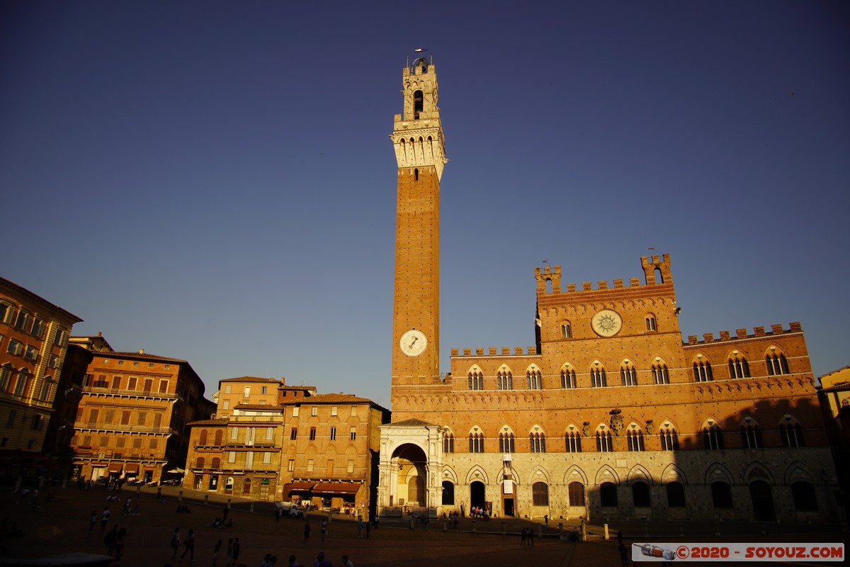 Siena - Piazza del Campo - Palazzo Pubblico e Torre del Mangia
Mots-clés: geo:lat=43.31857648 geo:lon=11.33156385 geotagged ITA Italie Siena Toscana patrimoine unesco Piazza del Campo Palazzo Pubblico Torre del Mangia sunset