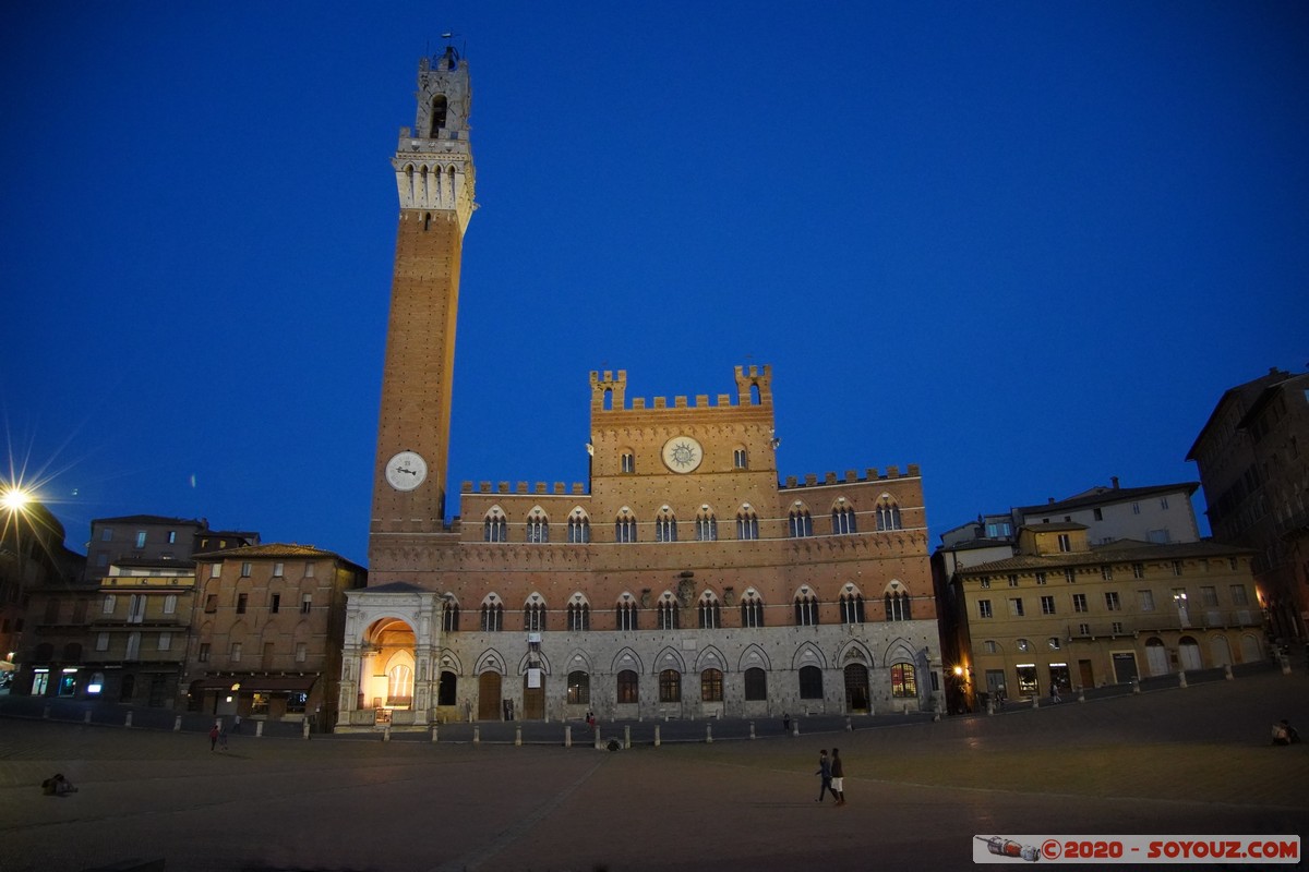 Siena by night - Piazza del Campo - Palazzo Pubblico e Torre del Mangia
Mots-clés: geo:lat=43.31845667 geo:lon=11.33133167 geotagged ITA Italie Siena Toscana patrimoine unesco Piazza del Campo Palazzo Pubblico Torre del Mangia Nuit