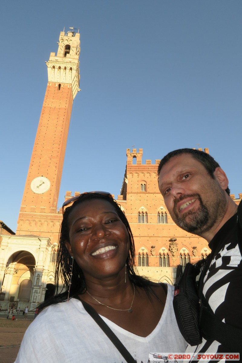 Siena - Piazza del Campo - Palazzo Pubblico e Torre del Mangia
Mots-clés: geo:lat=43.31953569 geo:lon=11.34081027 geotagged ITA Italie Siena Toscana patrimoine unesco Piazza del Campo Palazzo Pubblico Torre del Mangia