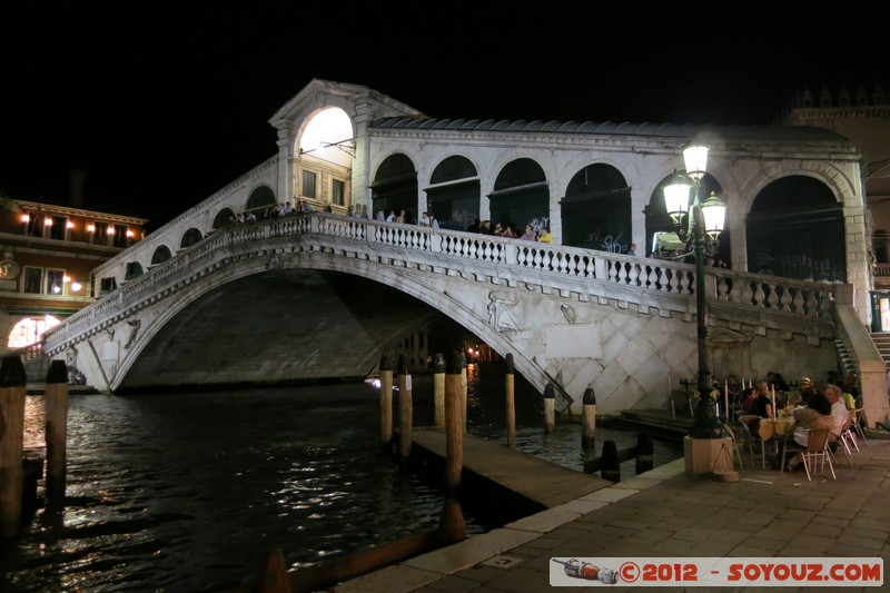 Venezia di notte - Ponte di Rialto
Mots-clés: geo:lat=45.43773929 geo:lon=12.33592381 geotagged ITA Italie SestiÃ¨re di San Marco Veneto Venezia patrimoine unesco Nuit Ponte di Rialto Pont