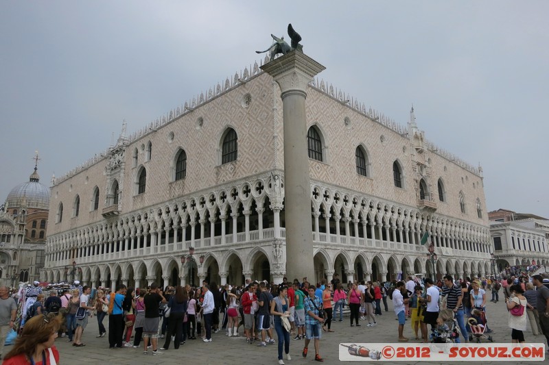 Venezia - Piazza San Marco - Palazzo Ducale
Mots-clés: geo:lat=45.43320375 geo:lon=12.33981521 geotagged ITA Italie SestiÃ¨re di San Marco Veneto Venezia patrimoine unesco Piazza San Marco Palazzo Ducale