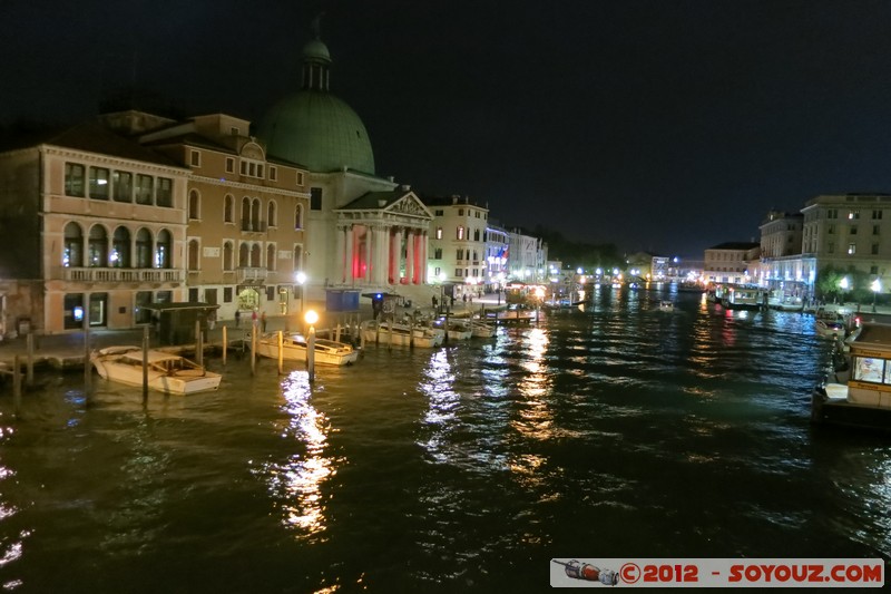 Venezia di notte - Canal Grande
Mots-clés: geo:lat=45.44133833 geo:lon=12.32256700 geotagged ITA Italie SestiÃ¨re di Santa Croce Veneto Venezia patrimoine unesco Nuit