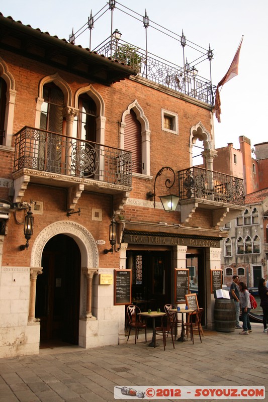 Venezia - Trattoria alla Palazzina
Mots-clés: geo:lat=45.44350333 geo:lon=12.32972833 geotagged ITA Italie SestiÃ¨re di Cannaregio Veneto Venezia patrimoine unesco Restaurants