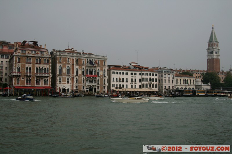 Venezia - Canal Grande
Mots-clés: geo:lat=45.43104996 geo:lon=12.33656932 geotagged ITA Italie SestiÃ¨re di San Marco Veneto Venezia patrimoine unesco canal Canal Grande