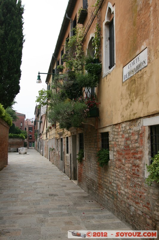 Venezia - Rio de le Piere Bianche
Mots-clés: geo:lat=45.43040343 geo:lon=12.33134074 geotagged ITA Italie San Marco SestiÃ¨re di Dorsoduro Veneto patrimoine unesco