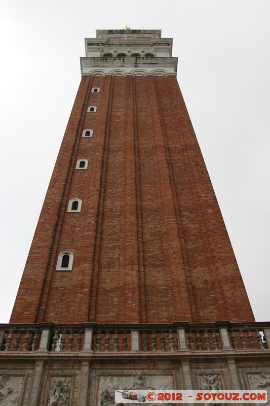 Venezia - Piazza San Marco - Campanile
Mots-clés: geo:lat=45.43424100 geo:lon=12.33928111 geotagged ITA Italie SestiÃ¨re di San Marco Veneto Venezia patrimoine unesco Piazza San Marco Campanile