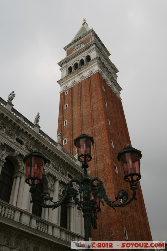 Venezia - Piazza San Marco - Campanile
Mots-clés: geo:lat=45.43411700 geo:lon=12.33934778 geotagged ITA Italie SestiÃ¨re di San Marco Veneto Venezia patrimoine unesco Piazza San Marco Campanile