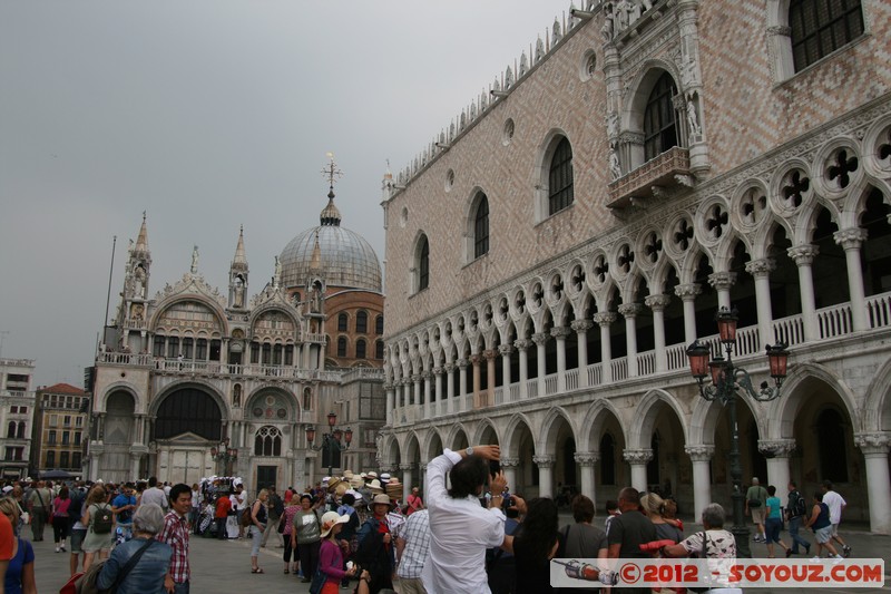 Venezia - Piazza San Marco - Palazzo Ducale
Mots-clés: geo:lat=45.43354059 geo:lon=12.33961140 geotagged ITA Italie SestiÃ¨re di San Marco Veneto Venezia patrimoine unesco Piazza San Marco Palazzo Ducale