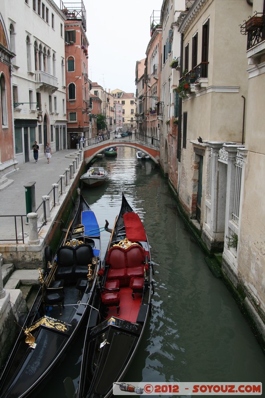 Venezia - Ponte Ubaldo Belli
Mots-clés: Cannaregio geo:lat=45.44159089 geo:lon=12.33351615 geotagged ITA Italie SestiÃ¨re di Cannaregio Veneto patrimoine unesco Gondole