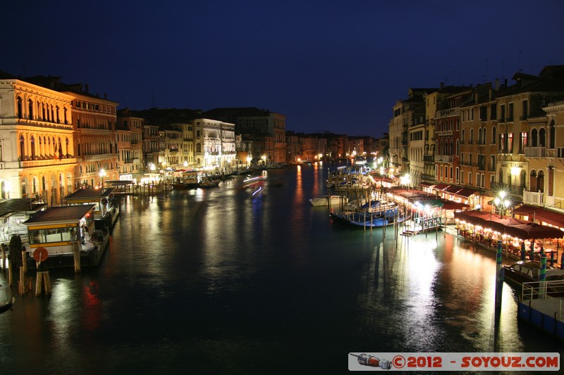 Venezia di notte - Ponte di Rialto
Mots-clés: geo:lat=45.43805725 geo:lon=12.33569927 geotagged ITA Italie SestiÃ¨re di San Marco Veneto Venezia patrimoine unesco Nuit Ponte di Rialto Pont Canal Grande canal