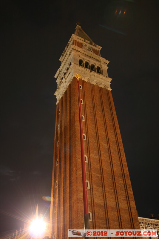 Venezia di notte - Piazza San Marco - Campanile
Mots-clés: geo:lat=45.43435178 geo:lon=12.33872242 geotagged ITA Italie SestiÃ¨re di San Marco Veneto Venezia patrimoine unesco Nuit Piazza San Marco