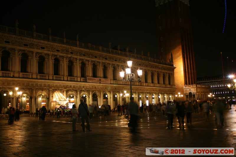 Venezia di notte - Piazza San Marco
Mots-clés: geo:lat=45.43354351 geo:lon=12.33997686 geotagged ITA Italie SestiÃ¨re di San Marco Veneto Venezia patrimoine unesco Nuit Piazza San Marco