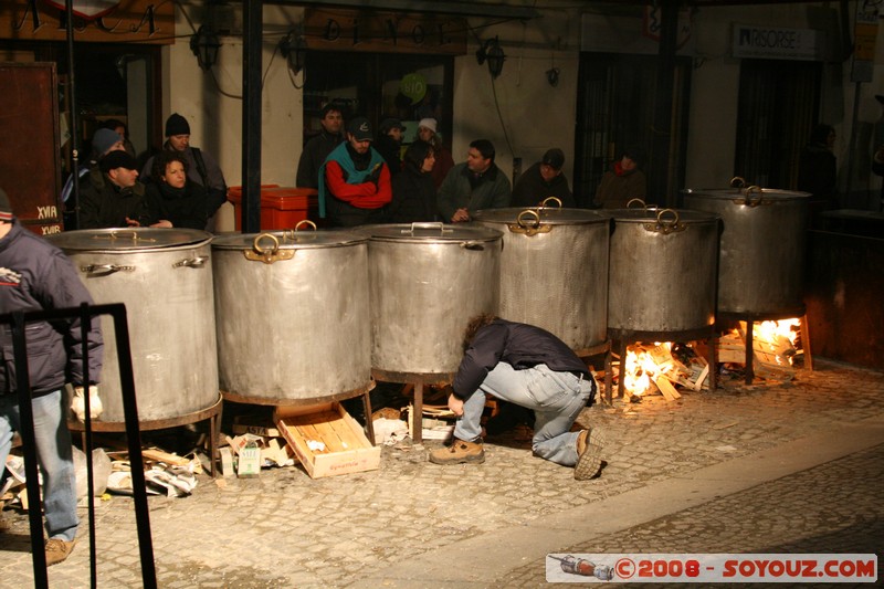 Storico Carnevale di Ivrea - Fagiolata Benefica del Castellazzo
Mots-clés: Nuit Nourriture