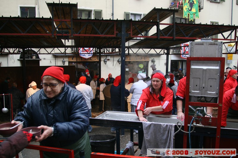 Storico Carnevale di Ivrea - Fagiolata Benefica del Castellazzo
Mots-clés: Nourriture