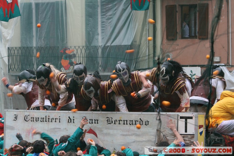 Ivrea - Battaglia delle Arance - Tuchini Del Borghetto e Cavalieri di San Bernardo
