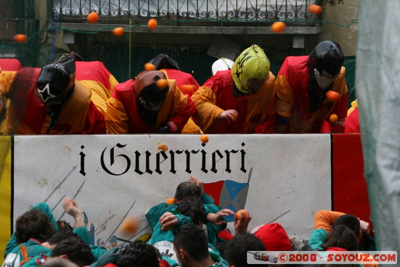 Ivrea - Battaglia delle Arance - Tuchini Del Borghetto e I Guerrieri
