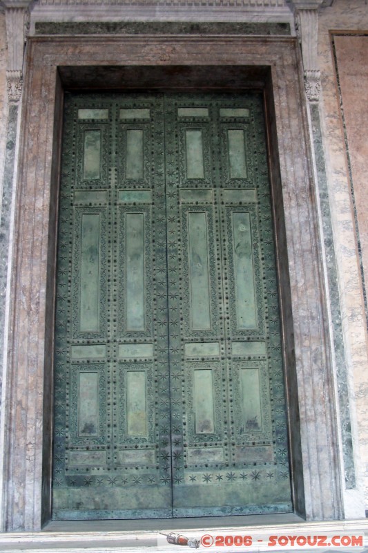 Basilique San Giovanni in Laterano
Porte en Bronze provenant de la Curie du Forum Romain
