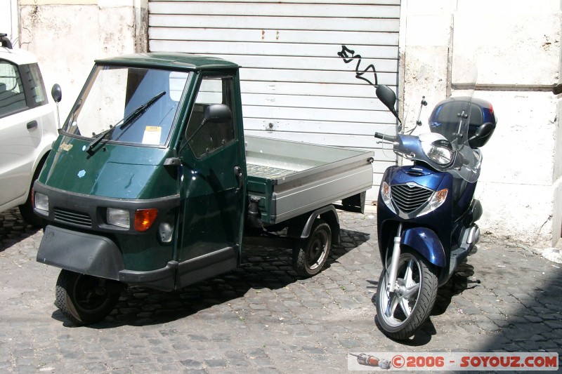 Piaggio APE
