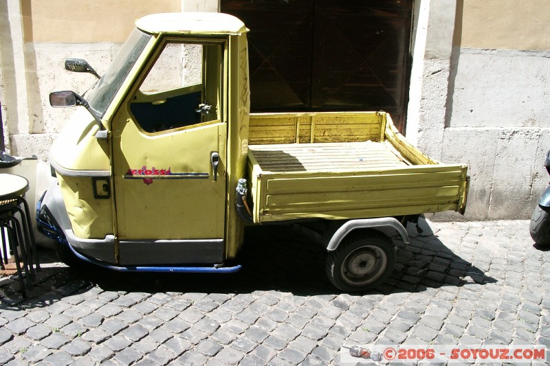 Piaggio APE
