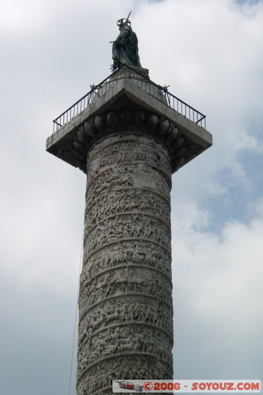 Colonne Trajane
La statue de Trajan a t remplace par celle de Saint Pierre en 1587
