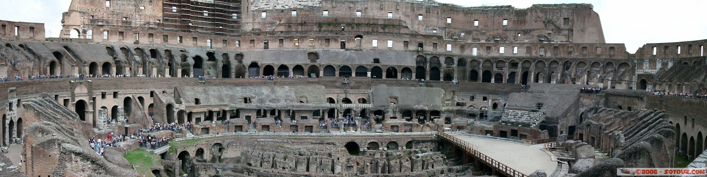 Vue panoramique de l'interieur du Colisee

