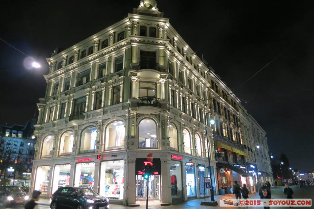 Oslo by night - Karl Johans gate
Mots-clés: geo:lat=59.91315971 geo:lon=10.74120641 geotagged NOR Norvège Oslo Oslo sentrum Norway Karl Johans gate Nuit