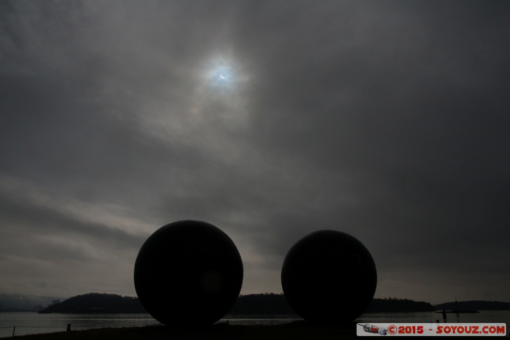 Oslo - Tjuvholmen - Partial solar eclipse 20.03.15
Mots-clés: Aker brygge geo:lat=59.90636800 geo:lon=10.72118200 geotagged NOR Norvège Oslo Norway Tjuvholmen soleil Eclipse Astronomie