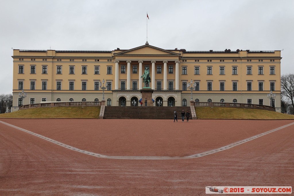 Oslo - Det Kongelige Norske Slott
Mots-clés: geo:lat=59.91626700 geo:lon=10.73035800 geotagged NOR Norvège Oslo Vika Norway Det Kongelige Norske Slott