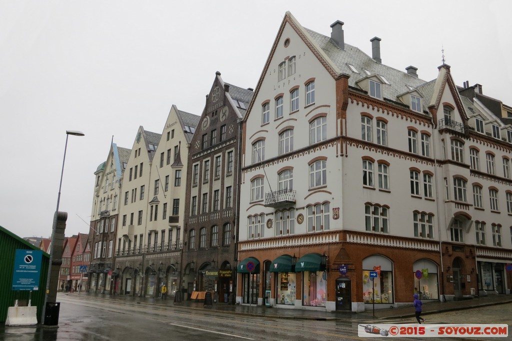 Bergen - Bryggen
Mots-clés: Bergen geo:lat=60.39613350 geo:lon=5.32491100 geotagged Hordaland NOR Norvège Norway Bryggen