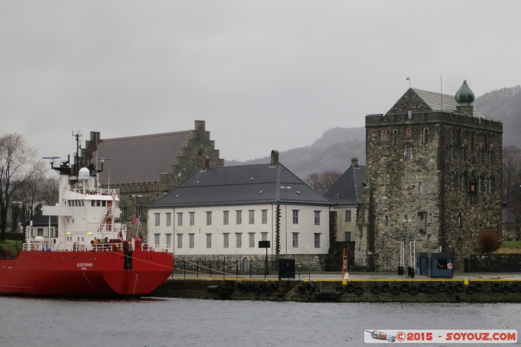 Bergen - Rosenkrantz tower
Mots-clés: Bergen geo:lat=60.39656356 geo:lon=5.31795133 geotagged Hordaland NOR Norvège Norway Strandside Rosenkrantz tower bateau