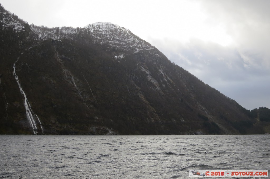 Sognefjord - Vadheim
Mots-clés: geo:lat=61.20862500 geo:lon=5.82155000 geotagged NOR Norvège Sogn og Fjordane Vadheim Norway Sognefjord Fjord Montagne Neige cascade