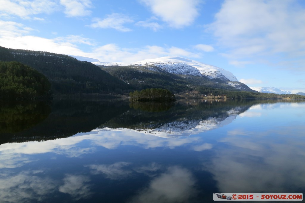 Hornindalsvatnet - Holmoyane
Mots-clés: geo:lat=61.94590300 geo:lon=6.46913500 geotagged Holmøyane NOR Norvège Sogn og Fjordane Fjord Montagne paysage