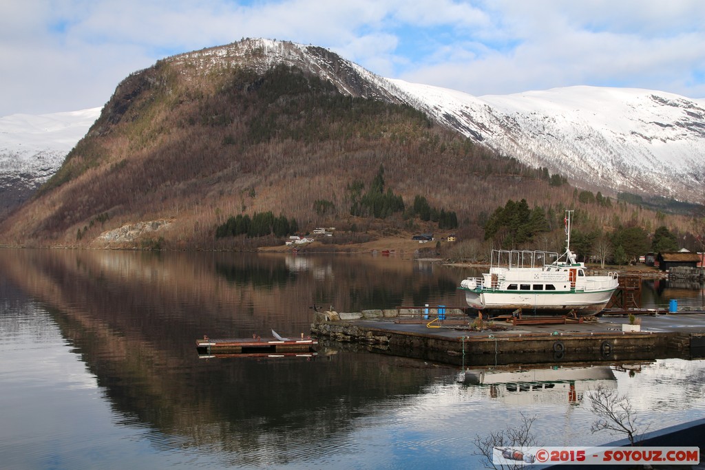 Hornindalsvatnet - Hornindal
Mots-clés: geo:lat=61.96737700 geo:lon=6.52392200 geotagged Grodås Hornindal NOR Norvège Sogn og Fjordane Lac Montagne Neige bateau paysage