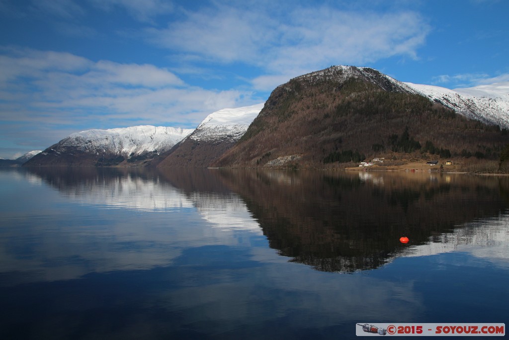 Hornindalsvatnet - Hornindal
Mots-clés: geo:lat=61.96746675 geo:lon=6.52427538 geotagged Grodås Hornindal NOR Norvège Sogn og Fjordane Lac Montagne Neige